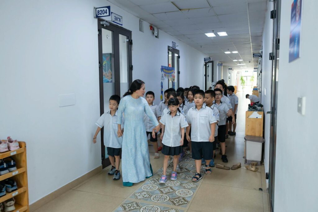 teacher leading classroom brain break