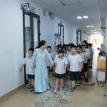 teacher leading classroom brain break