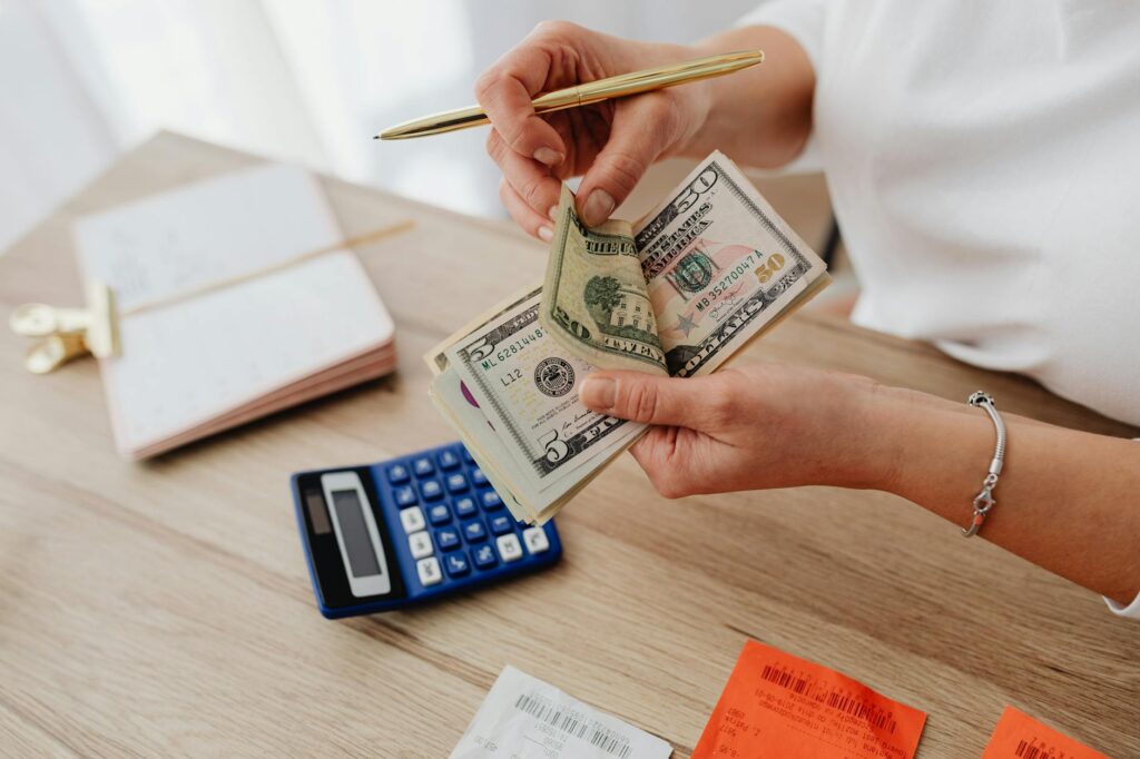 budgeting money savings