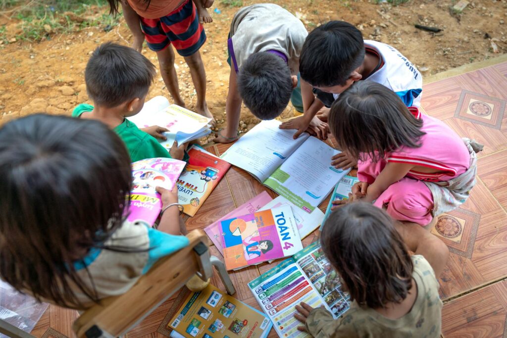 children learning english online