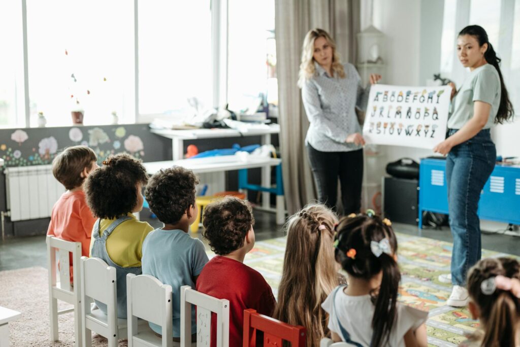 children learning primary school