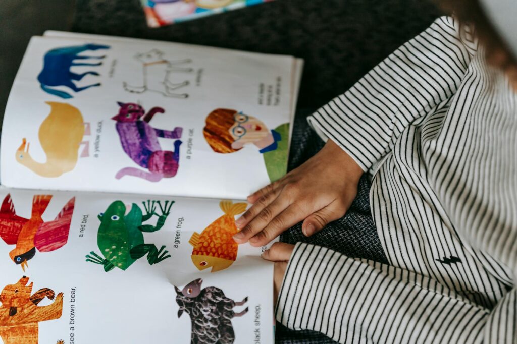 children reading books