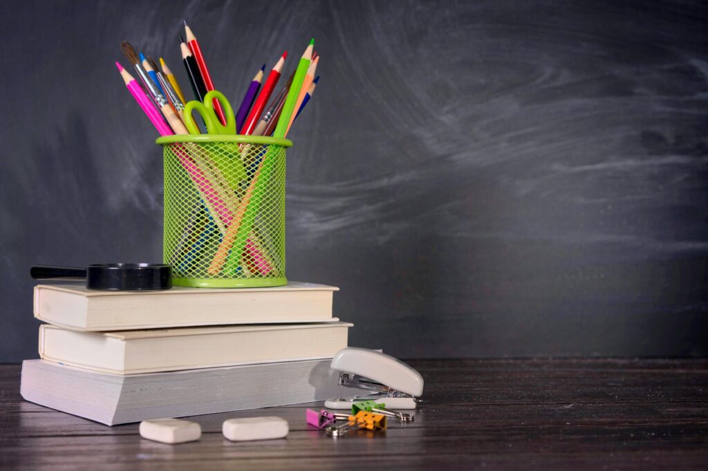 classroom items Spanish