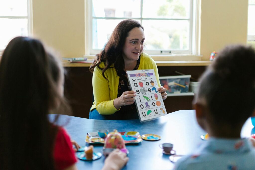 elementary classroom literacy centers