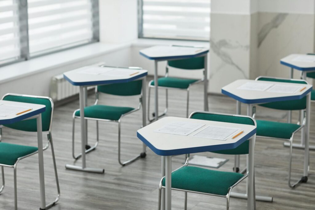 modern 30x classroom interior