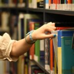 student finding central idea