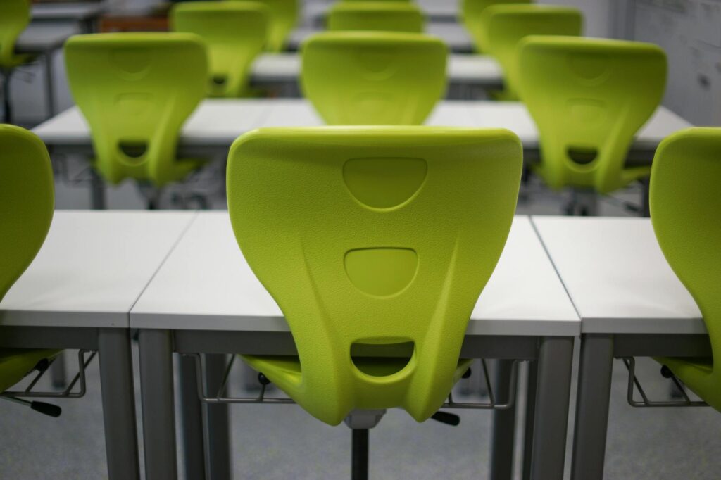 classroom bucket chairs arrangement