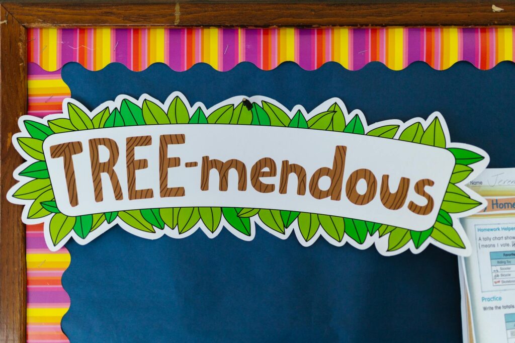 colourful classroom decoration ideas