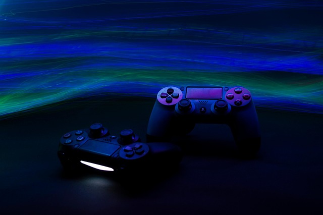 Diagram showing two consoles linked, with one game purchase icon connecting to both, illustrating the concept of gameshare. (how to gameshare)