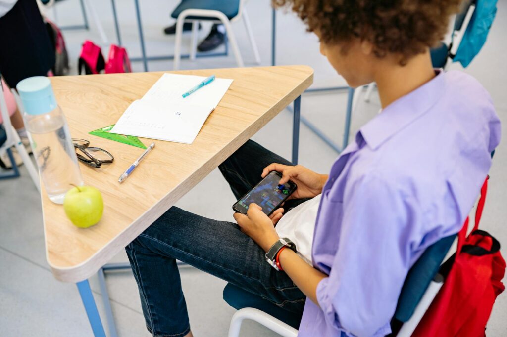 students playing unblocked games classroom